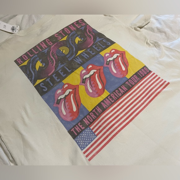 *NWT* Abercrombie & Fitch T-Shirt - Picture 4 of 5